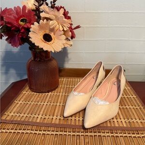 Journee Collection Cream Pointed Flats